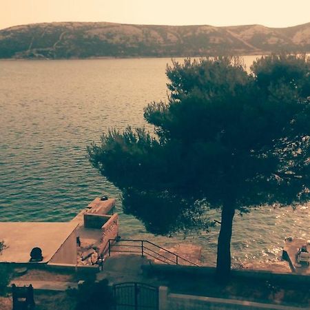 Sea Breeze Apartments With Private Beach And Boat Anchorage Стара Новаля Екстер'єр фото