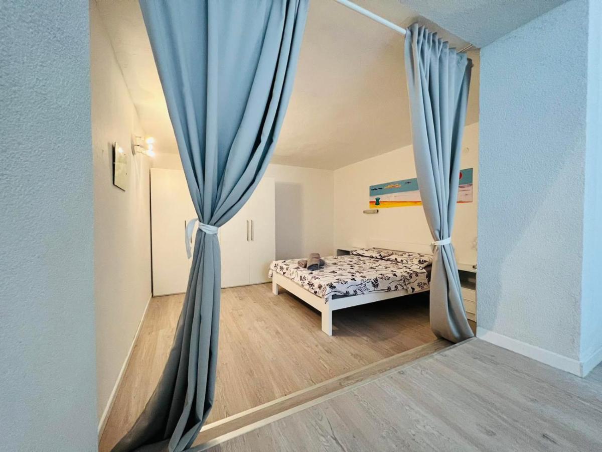 Sea Breeze Apartments With Private Beach And Boat Anchorage Стара Новаля Екстер'єр фото