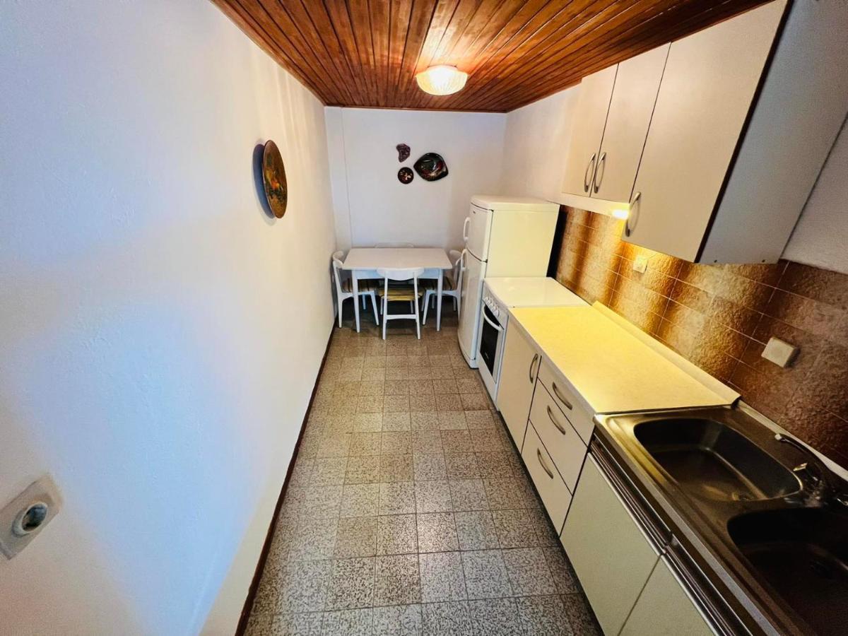 Sea Breeze Apartments With Private Beach And Boat Anchorage Стара Новаля Екстер'єр фото
