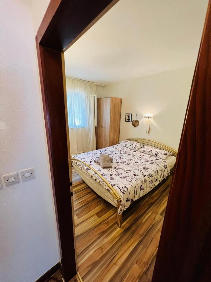 Sea Breeze Apartments With Private Beach And Boat Anchorage Стара Новаля Екстер'єр фото