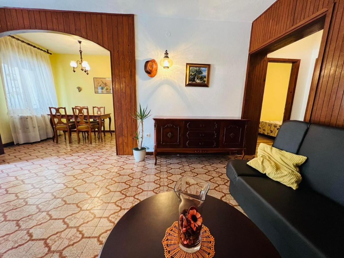 Sea Breeze Apartments With Private Beach And Boat Anchorage Стара Новаля Екстер'єр фото
