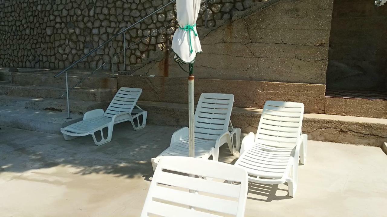 Sea Breeze Apartments With Private Beach And Boat Anchorage Стара Новаля Екстер'єр фото